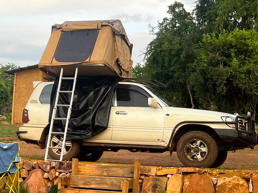 Pick up a 4x4 in Kigali, drop off in Entebbe or Kampala. One-way self-drive rentals between Rwanda and Uganda, with cross-border papers and rooftop tents